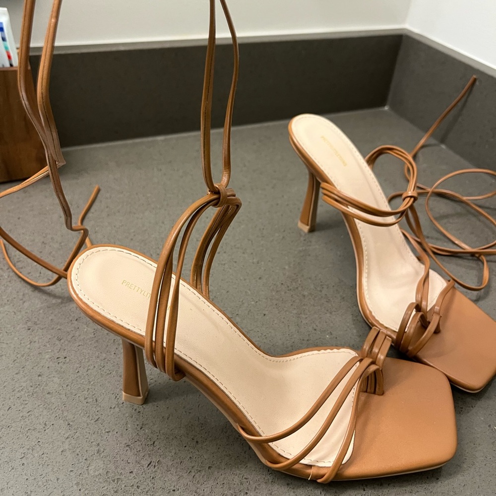 STRAPPY BROWN FAUX LEATHER HEELS
